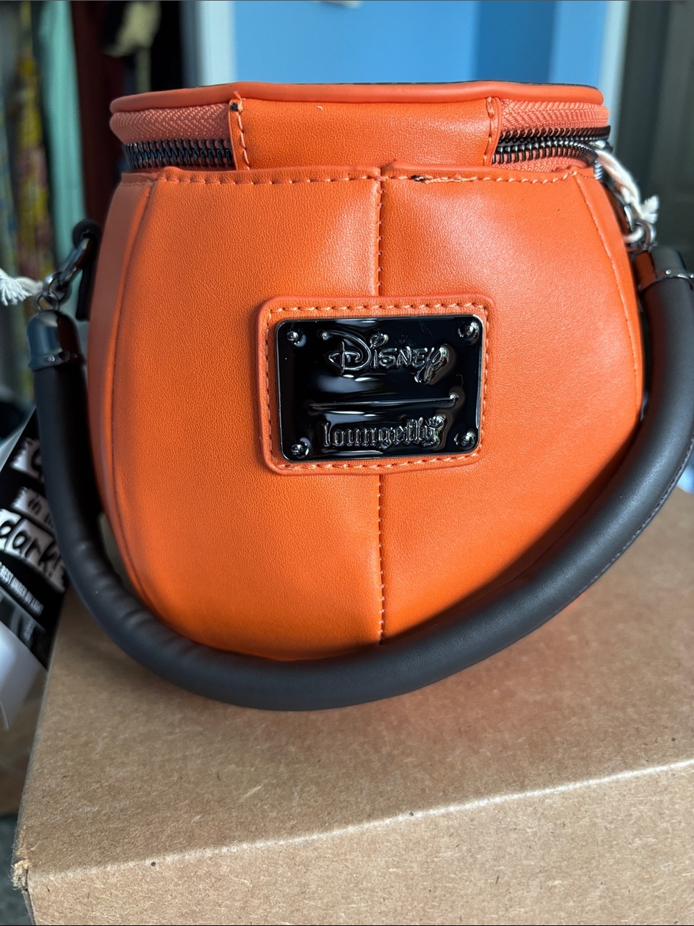 Loungefly Disney Mickey Minnie Mouse Pumpkin crossbody Bag Glows in Dark - Picture 5 of 8
